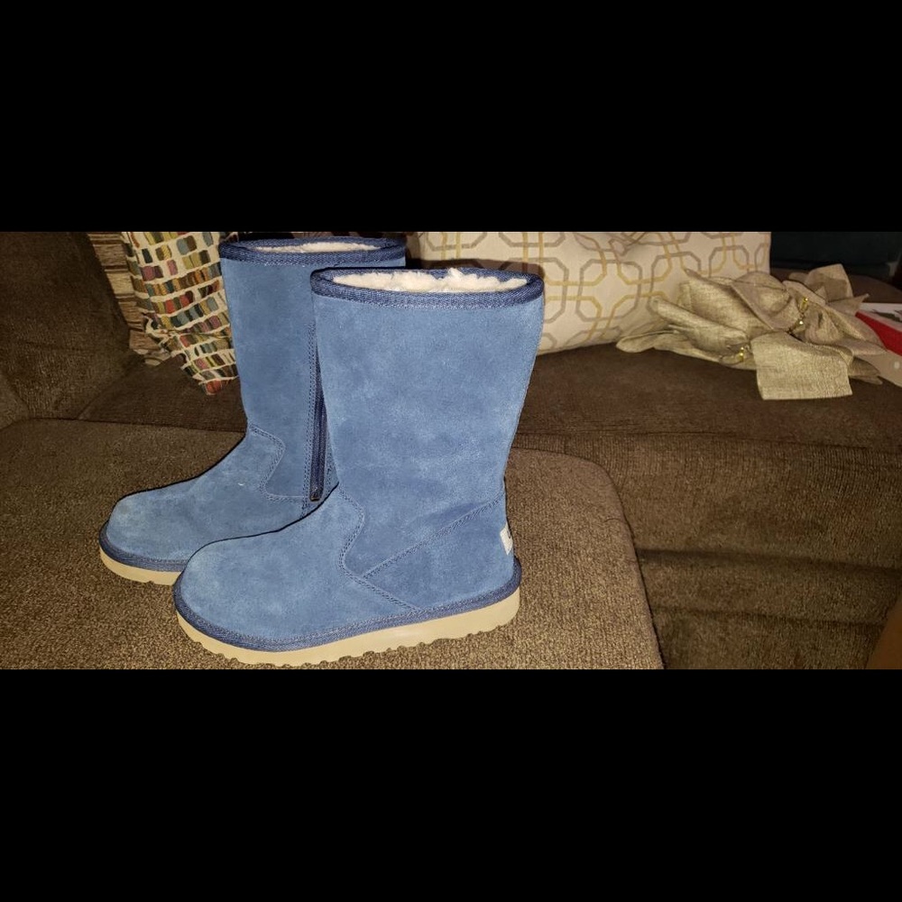 Girls uggs